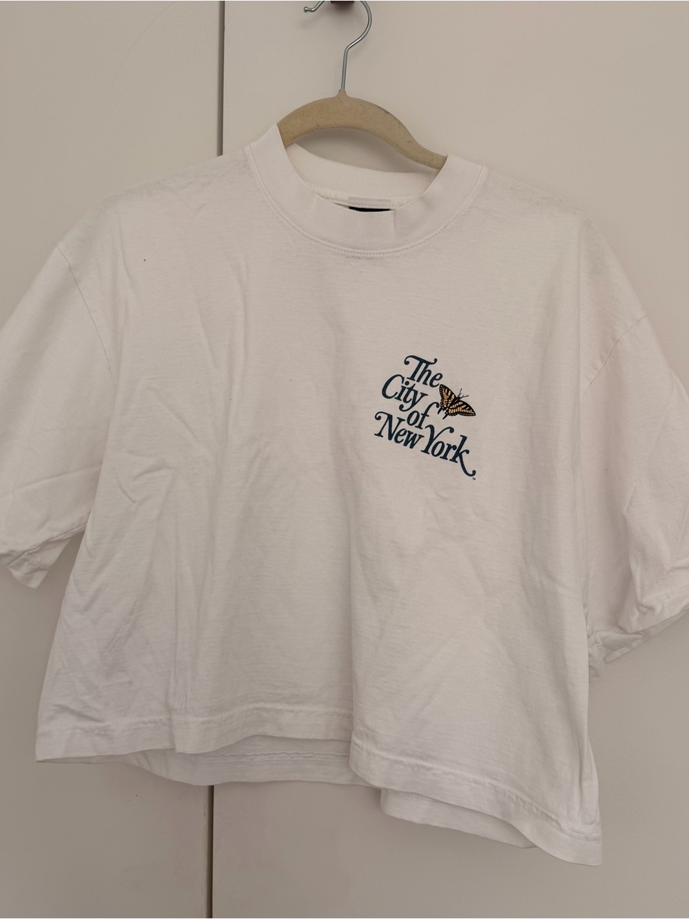 Only NY White 'The City of New York' Cropped Tee One Size (Women’s XL?)